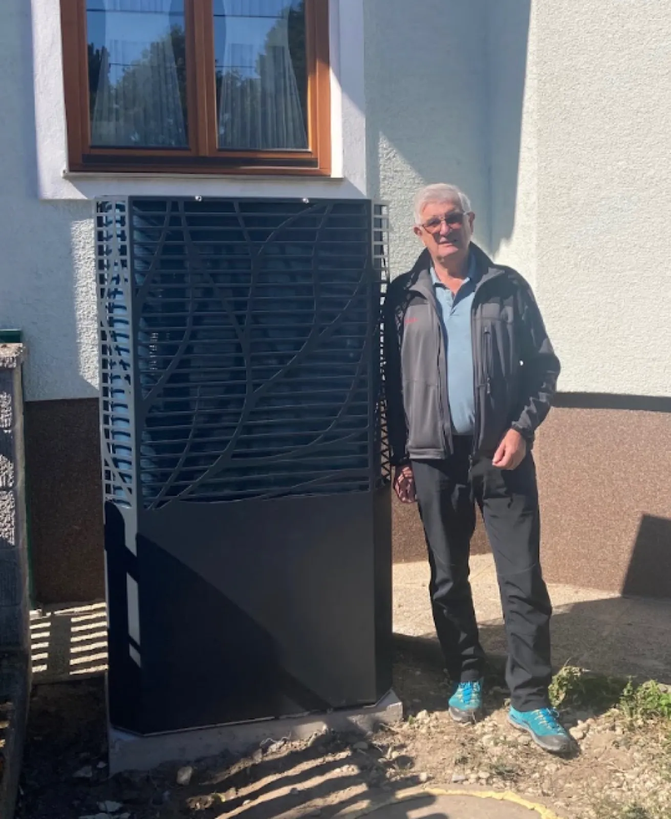 Wechselrichter und Stromspeicher im Technikraum.
