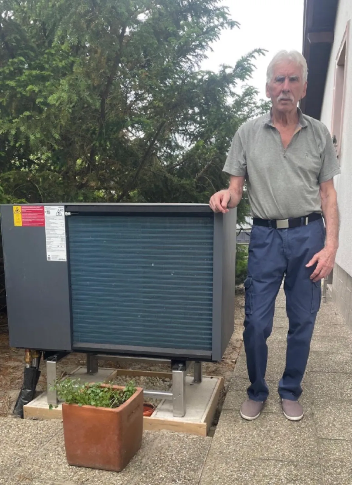 Wärmepumpe neben der Terrasse – kurze Wege zum Technikraum.