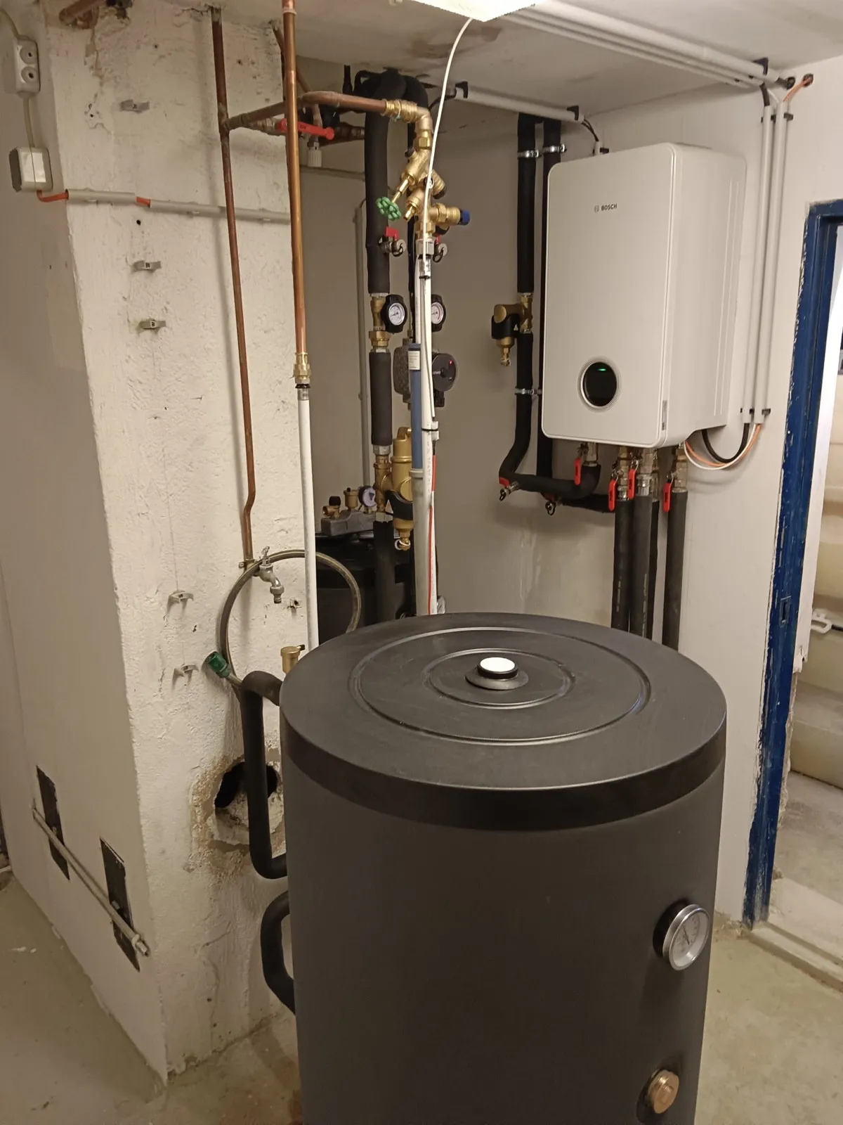 Installation der Bosch Compress 5800iAW in Eggendorf