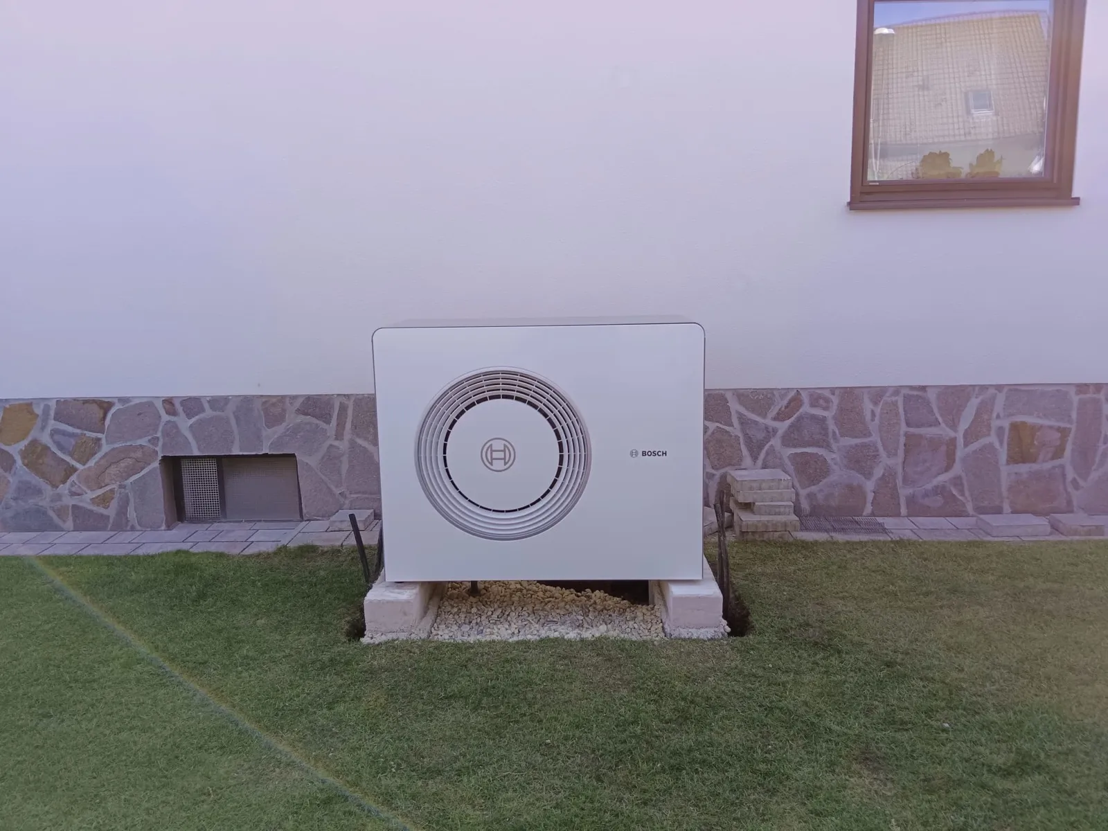 Bosch Compress 5800iAW: Heizungstausch bei Familie Maier in Eggendorf