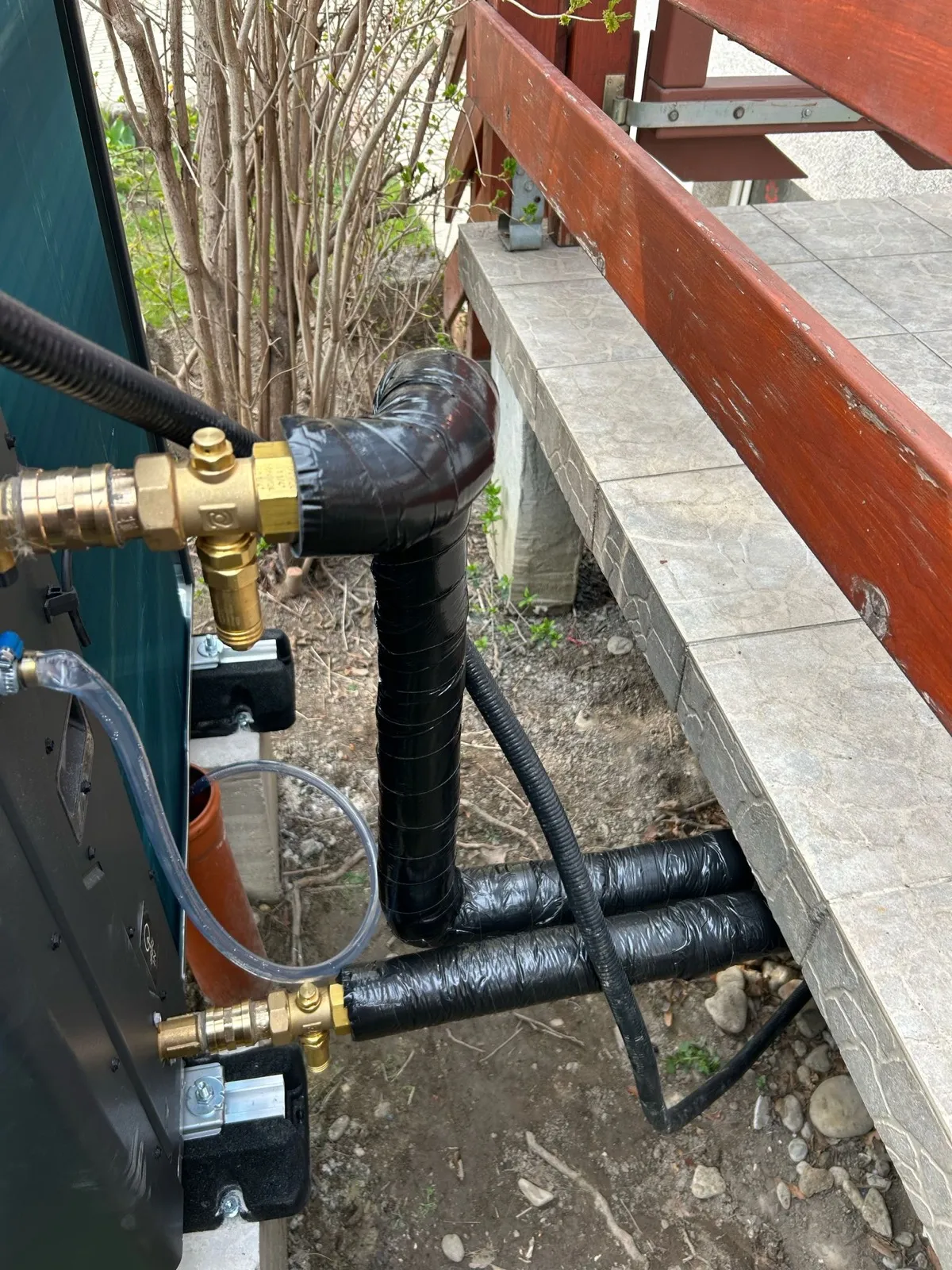 200 Liter Pufferspeicher und Technik der Anlage